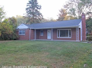 2777 S 11th St, Kalamazoo, MI 49009