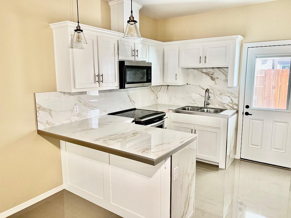 1st image of 5104 N Winona Dr #4