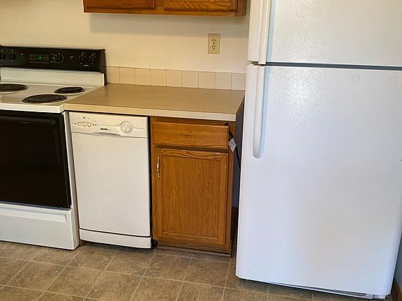 Updated kitchen with dishwasher