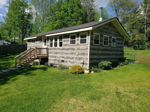 101 Friar Tuck Dr, Becket, MA 01223
