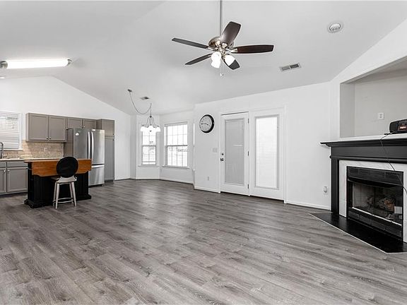 5th image of 1329 Brightwood Dr