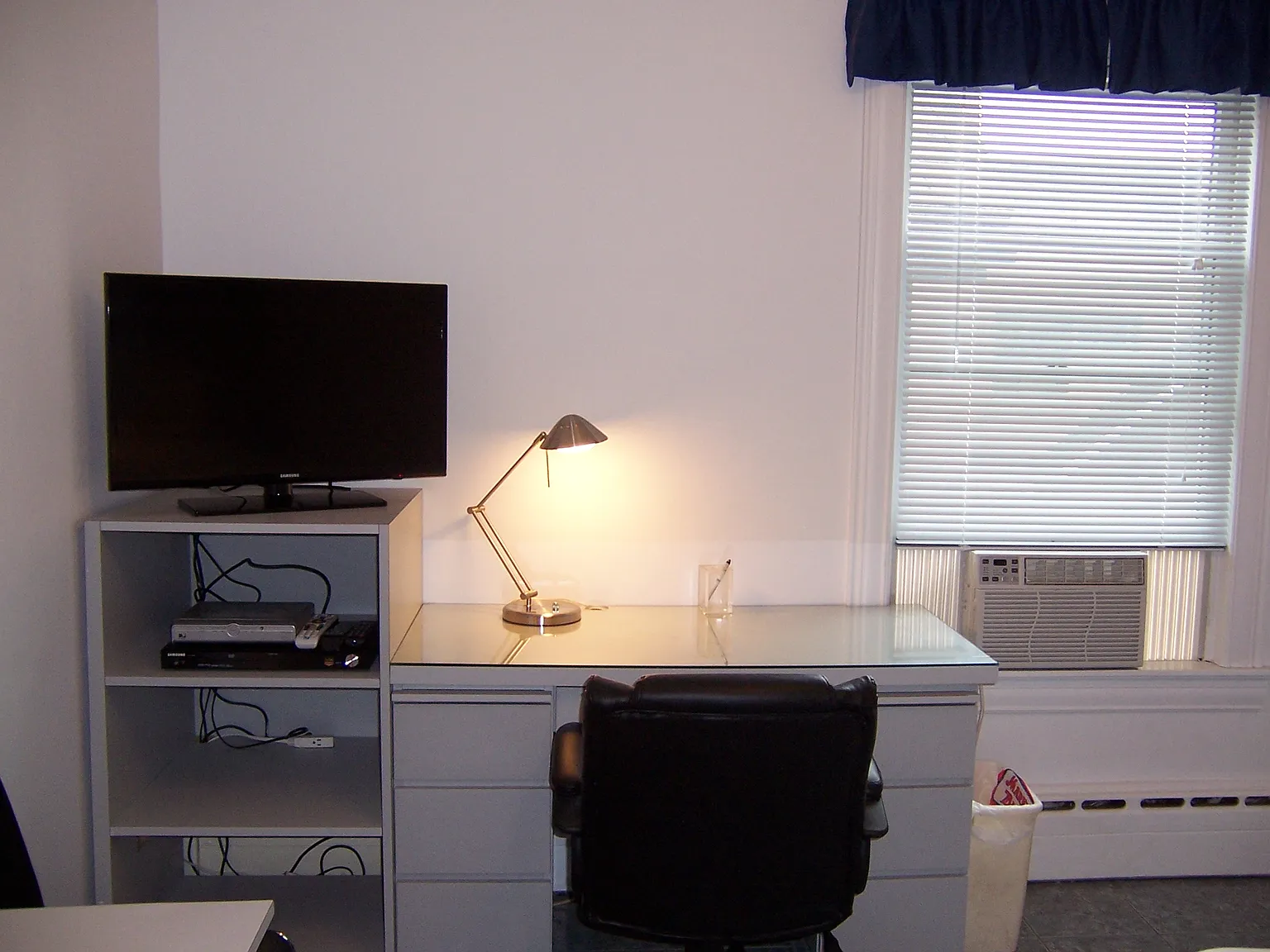 3 bed, $1,400 — Photo 4