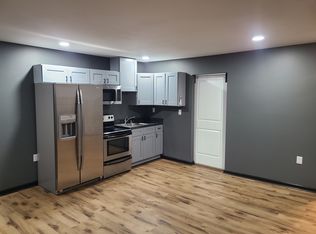 108 N 4th St #3, West Pt, KY 40177