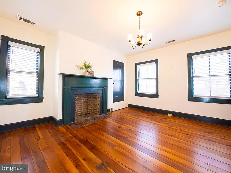 703 S Loudoun St — Photo 19