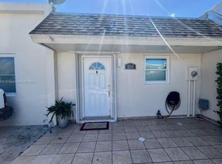 11216 SW 33rd Circle Pl, Miami, FL 33165