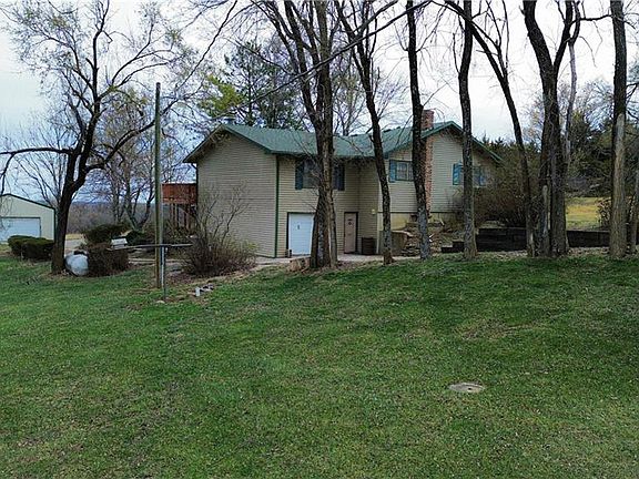 5th image of 1045 Yale Rd