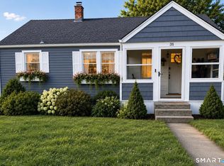 31 Clover St, West Haven, CT 06516