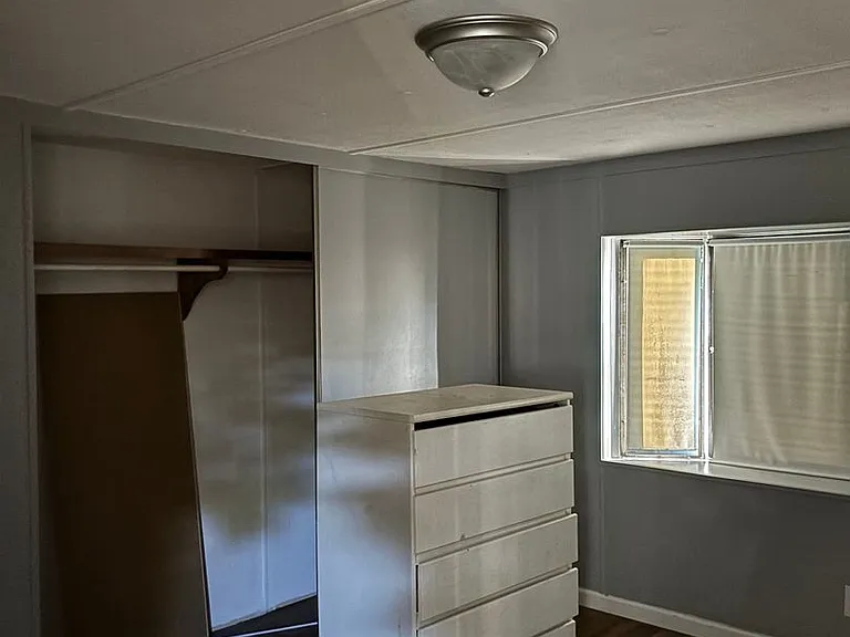 112 S Balsam Ave — Photo 4