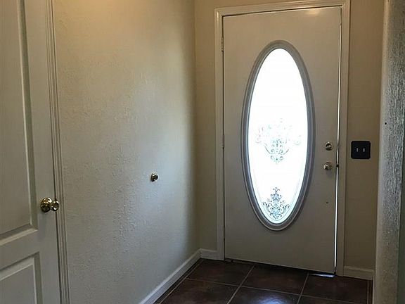 2nd image of 1932 Davis Dr