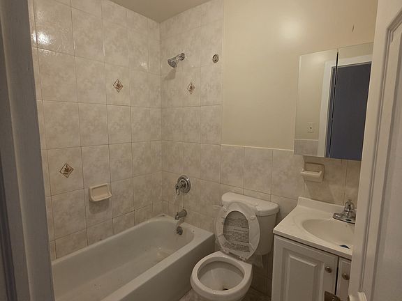 5th image of 3540 Olinville Ave Floor 2
