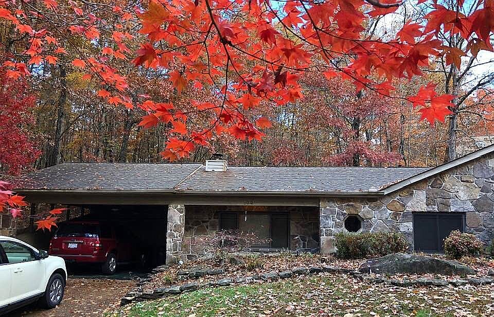 1st image of 139 Ivy Ln