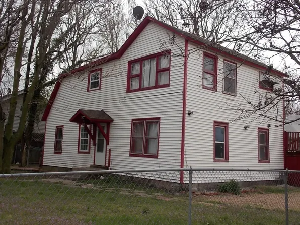 2003 E 2nd St N, Wichita, KS 67214