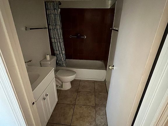 4th image of 9202 N 12th St APT 1