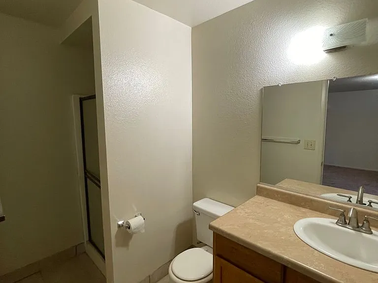 616 Yosemite — Photo 19