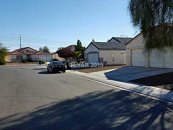 2nd image of 3811 Aspen Creek Ave