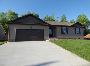 537 Magnolia Dr, Clarksville, TN 37042
