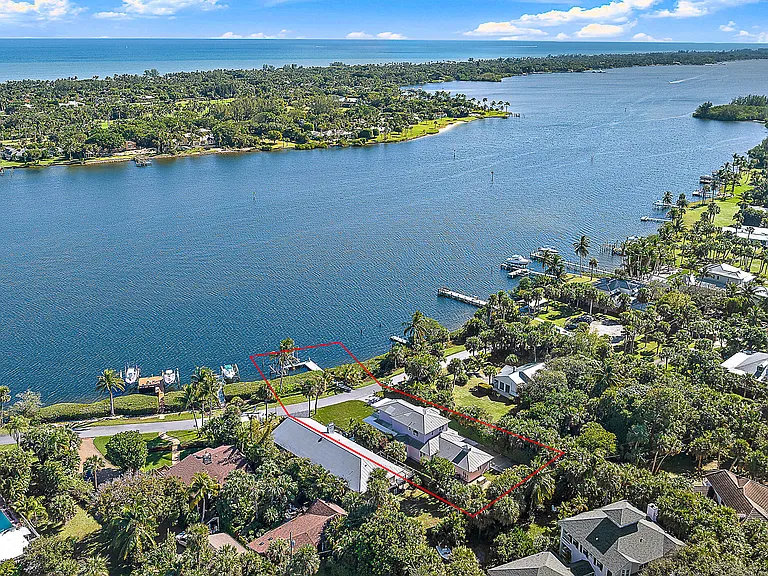 12140 SE Indian River Dr N — Photo 8