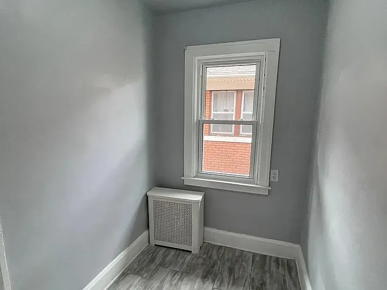 2286 Calvert St — Photo 15