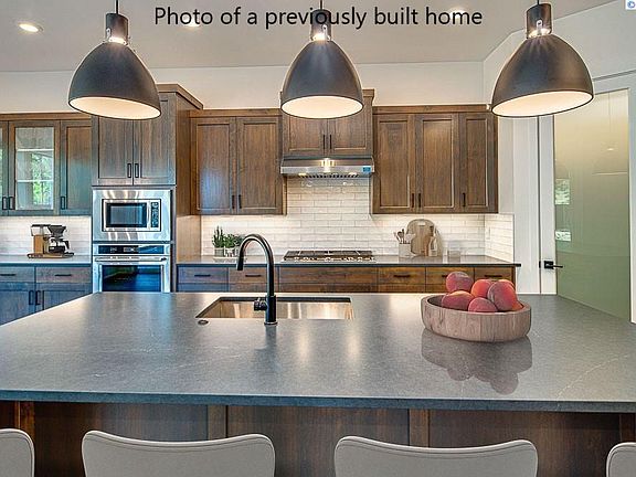 4th image of 377 Ventus St