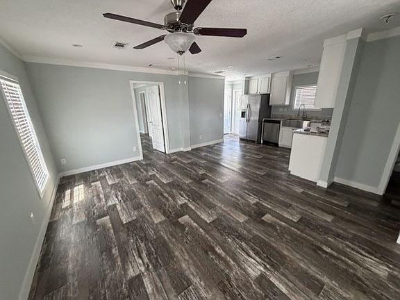 3rd image of 1501 W Commerce Ave #51188