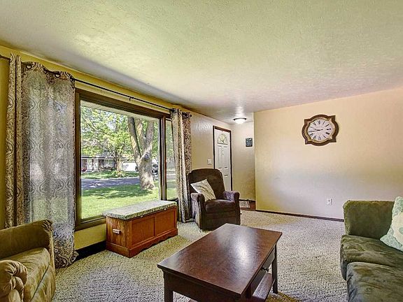 3rd image of 1227 Sorrento Dr