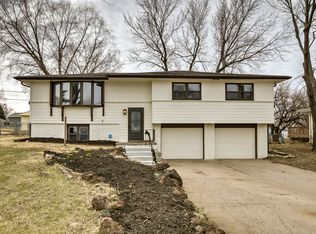 7325 Josephine St, La Vista, NE 68128