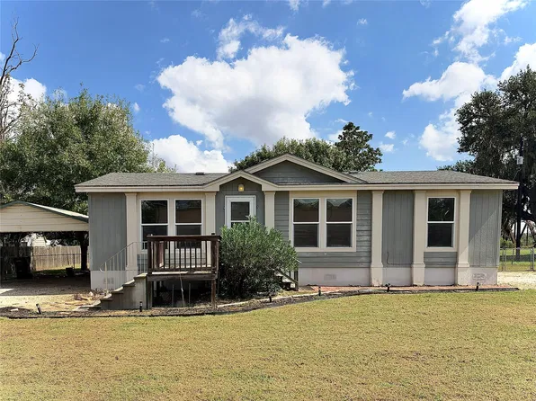 933 Front St, Columbus, TX 78934