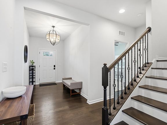 3rd image of 3016 Monterey Ln