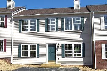 1st image of 1015 NW Oak Tree Blvd