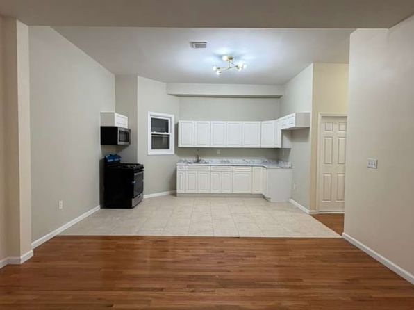 826 S 15th St Floor 3