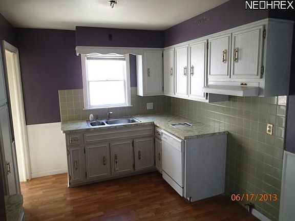 3rd image of 5910 Vandalia Ave