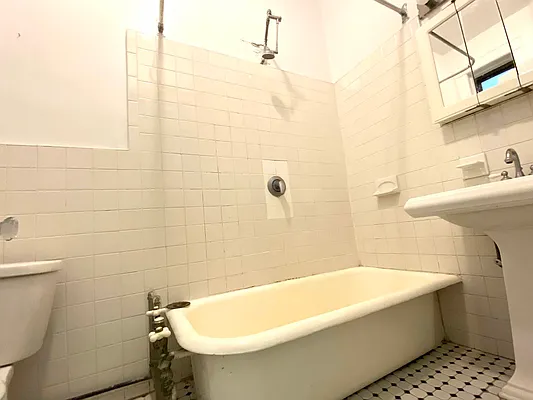 Rented by Yorgan Group, LLC | media 10