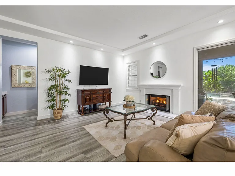 79720 Amalfi Dr — Photo 13