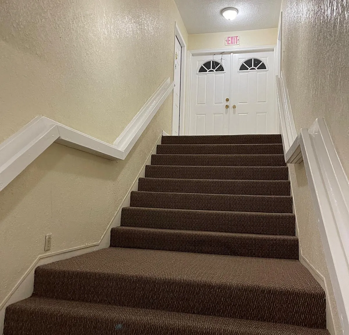2 bed, 3250 sqft, $1,700 — Photo 3