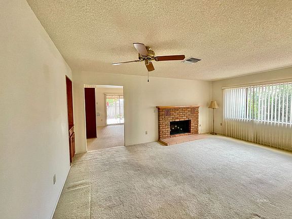 4th image of 810 W Navajo Ln