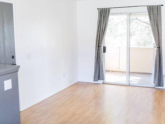 4th image of 3727 Country Oaks Loop Unit B