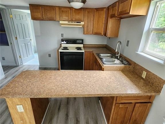 3rd image of 170 Highland Ave