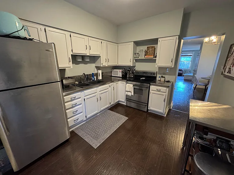 136 Wilber Ave — Photo 11