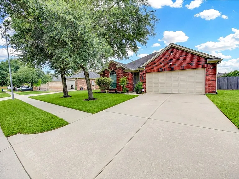 14027 Coveney Dr — Photo 3