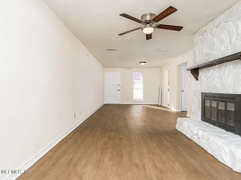 1735 El Camino Rd #5 — Photo 6