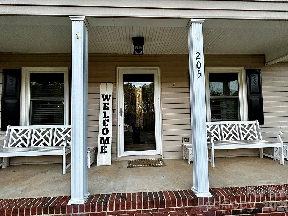1st image of 205 Linville Ct