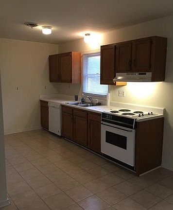 2nd image of 10203 Molly Ln