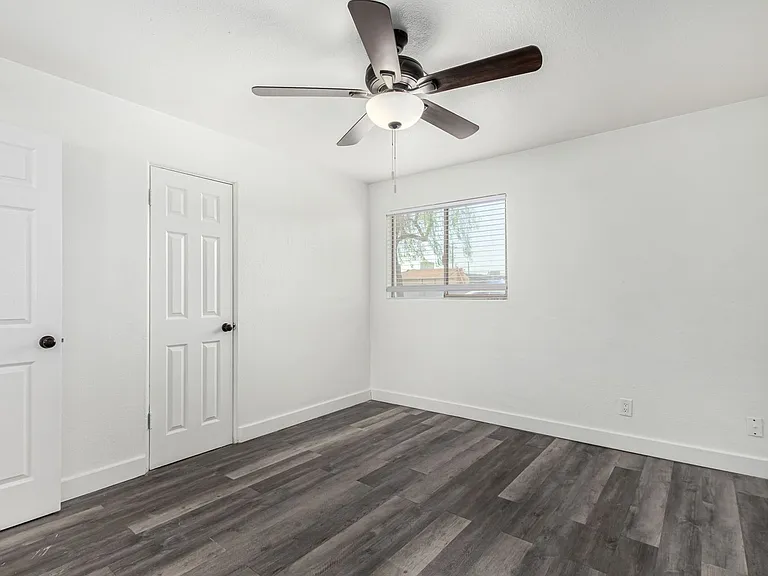 5525 N 27th Dr #17 — Photo 7