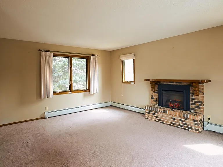 424 9th St SE — Photo 9