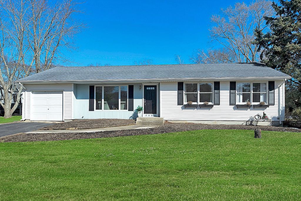 2400 Aldrich Ln, Laurel, NY 11948 Zillow