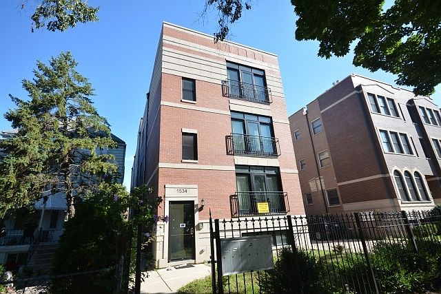 1st image of 1534 W Greenleaf Ave APT 3S