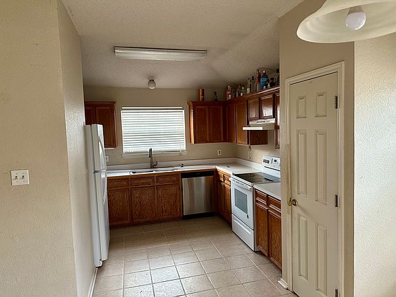 5th image of 1606 Mattie Dr