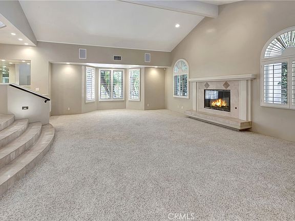 3rd image of 10762 Center Dr