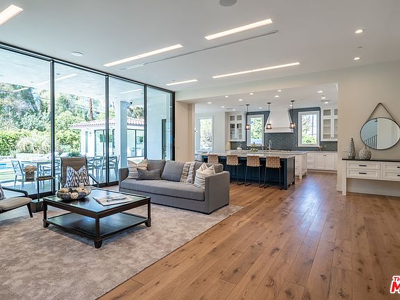 5th image of 5041 Palomar Dr