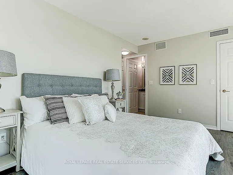 5500 Yonge St #808 — Photo 15